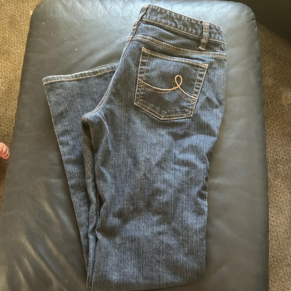 Women’s bootcut curvy jeans size 4 fits more like a 5